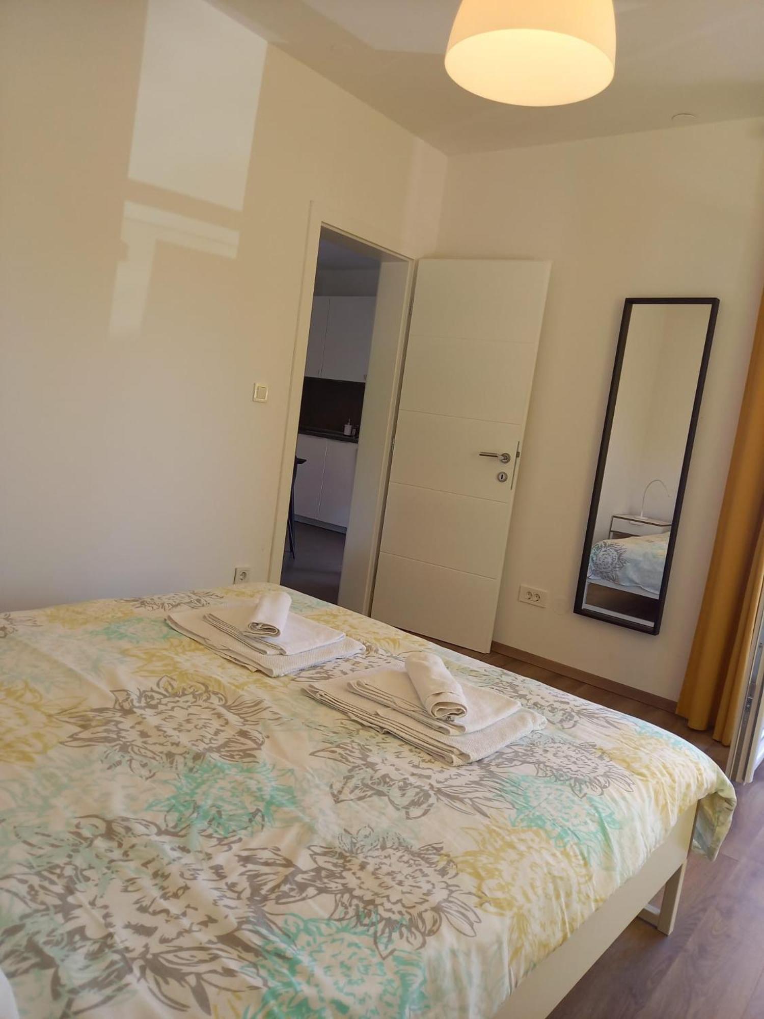 Apartments Stella คิร์ก ภายนอก รูปภาพ